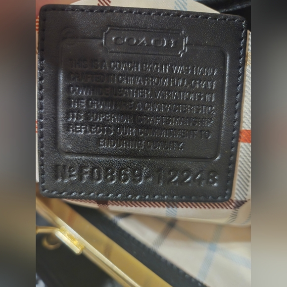 Coach - Picture 8 of 8